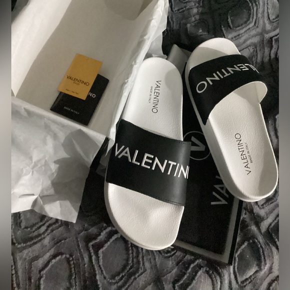 Authentic Valentino Logo leather Slides Black&White size 9 - Picture 4 of 5
